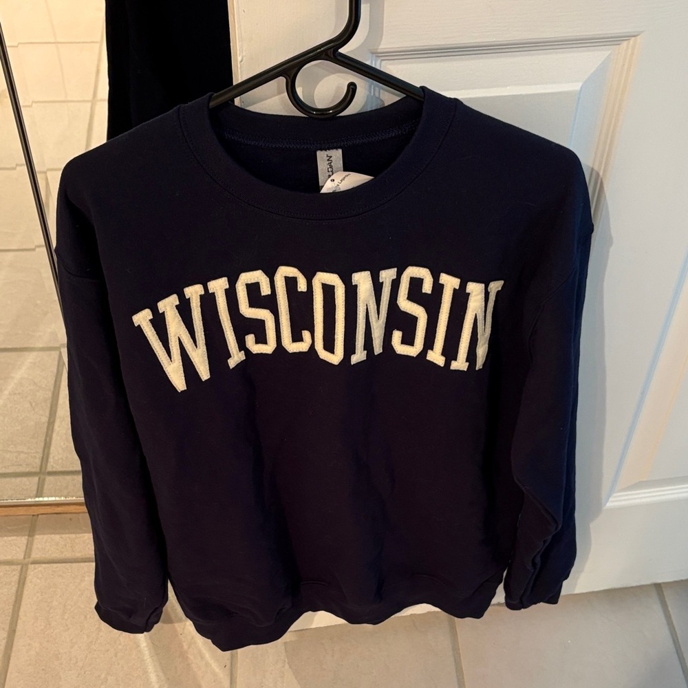 Gildan Navy Blue Wisconsin Men's Sweater